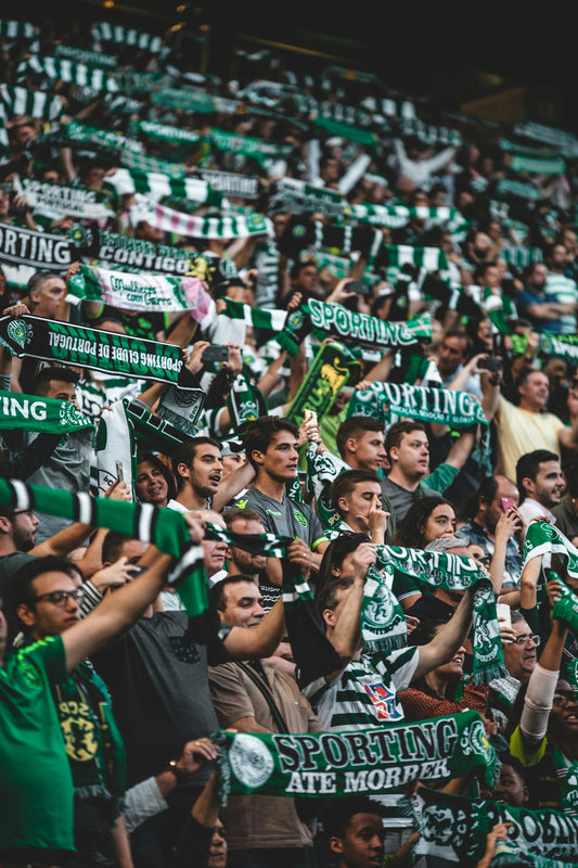 Szurkolói kitörés és esti stadionhangulat egy hosszabbításos világbajnoki dráma végén