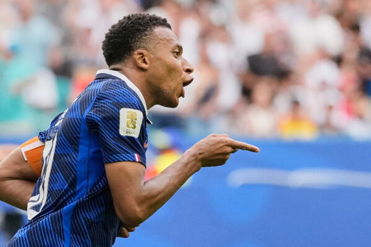 Kylian Mbappé ünnepel Anglia ellen
