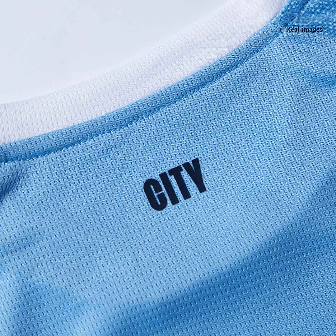 Gyerek Manchester City 
Otthoni 
Mez 
 
Készlet (Mez + Nadrág)2025/26 
 Kék