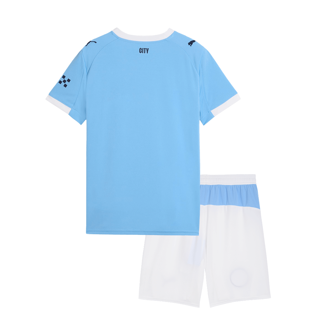 Gyerek Manchester City 
Otthoni 
Mez 
 
Készlet (Mez + Nadrág)2025/26 
 Kék
