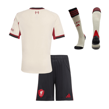 Gyerek Liverpool 
 Idegenbeli 
Mez 
Készlet (Mez + Nadrág + Zokni) 
2025/26 
 Fehér