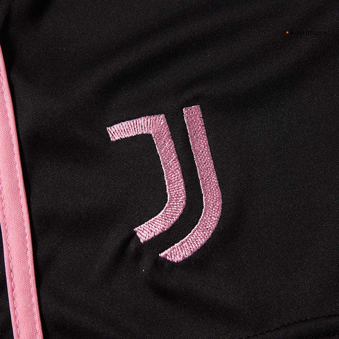 Gyerek Juventus 
Otthoni 
Mez 
Készlet (Mez + Nadrág + Zokni) 
2025/26