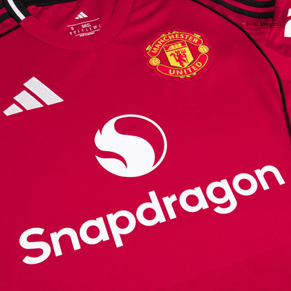 Manchester United 
Otthon 
 Futball Mez 
2025/26 
Piros