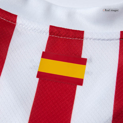 Gyerek Atletico Madrid 
Otthoni 
Mez 
Készlet (Mez + Nadrág + Zokni) 
2025/26