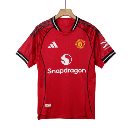 B.FERNANDES #8 Hiteles Manchester United Otthon Soccer Mez 2025/26 Piros