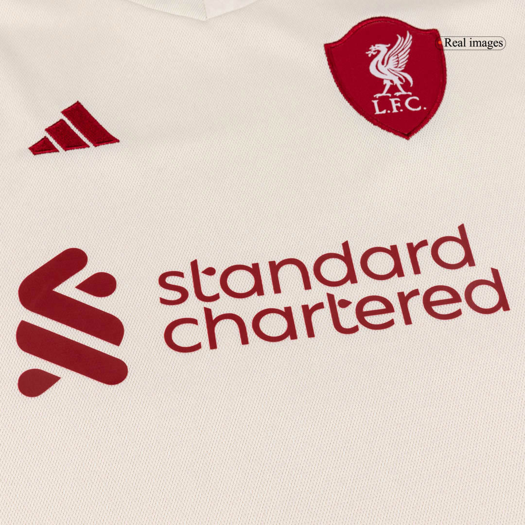 Gyerek Liverpool 
 Idegenbeli 
Mez 
Készlet (Mez + Nadrág + Zokni) 
2025/26 
 Fehér