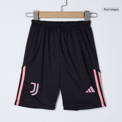 Gyerek Juventus 
Otthoni 
Mez 
Készlet (Mez + Nadrág + Zokni) 
2025/26