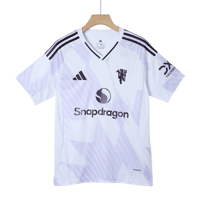 B.FERNANDES #8 Manchester United Idegenbeli Soccer Mez 2025/26 Fehér