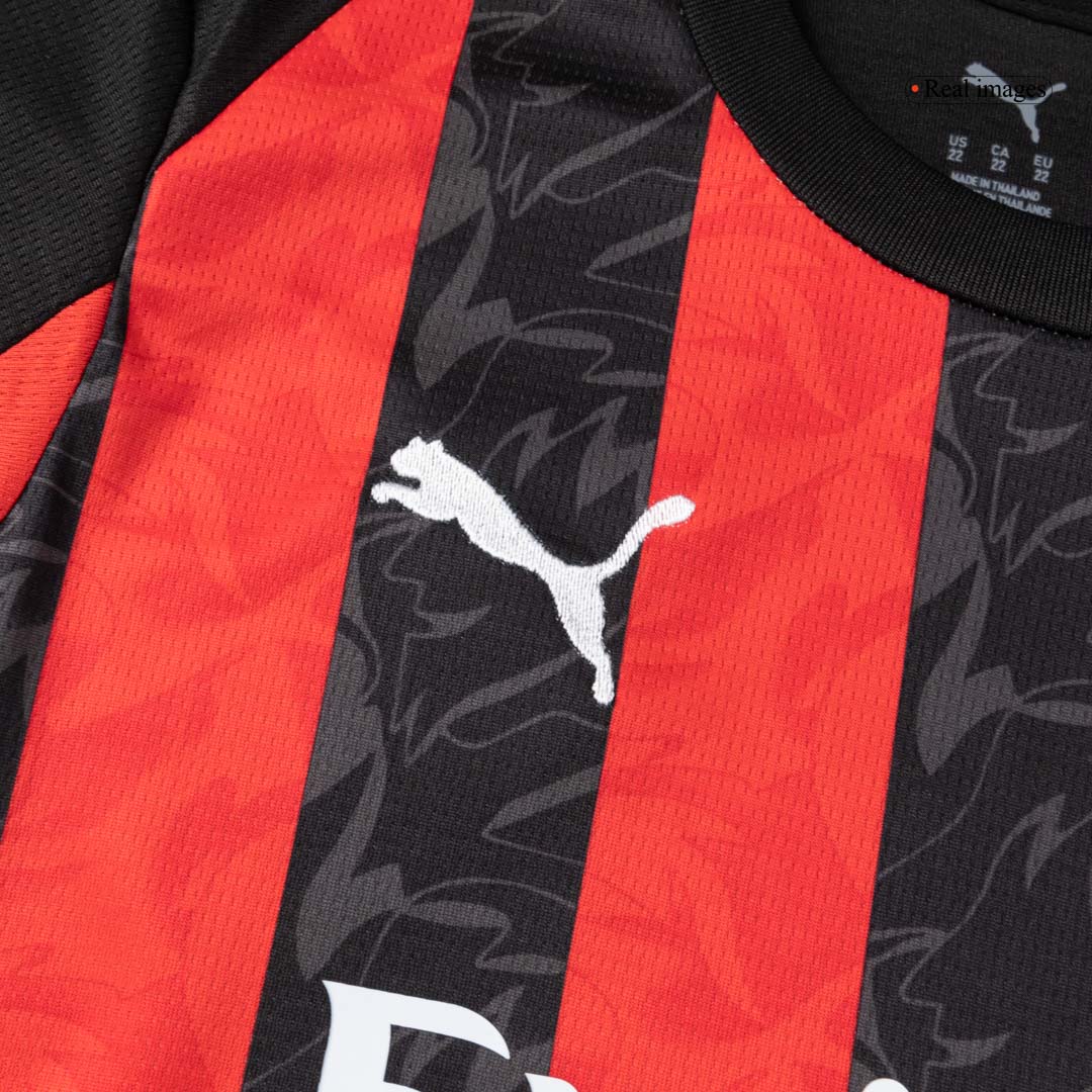 Gyerek AC Milan 
Otthoni 
Mez 
Készlet (Mez + Nadrág + Zokni) 
2025/26