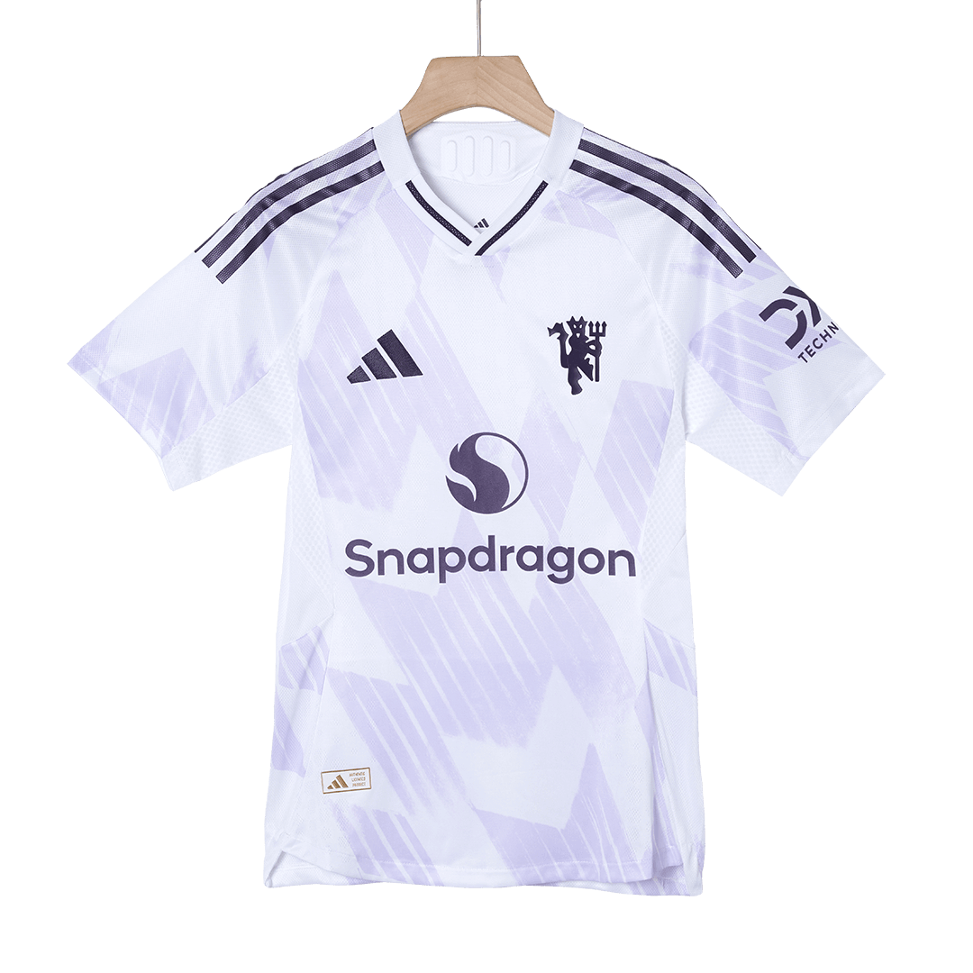B.FERNANDES #8 Hiteles Manchester United Idegenbeli Soccer Mez 2025/26 Fehér