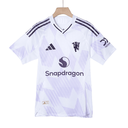 B.FERNANDES #8 Hiteles Manchester United Idegenbeli Soccer Mez 2025/26 Fehér