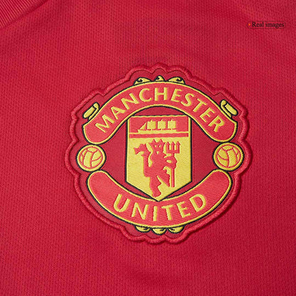 B.FERNANDES #8 Manchester United Otthon Soccer Mez 2025/26 Piros