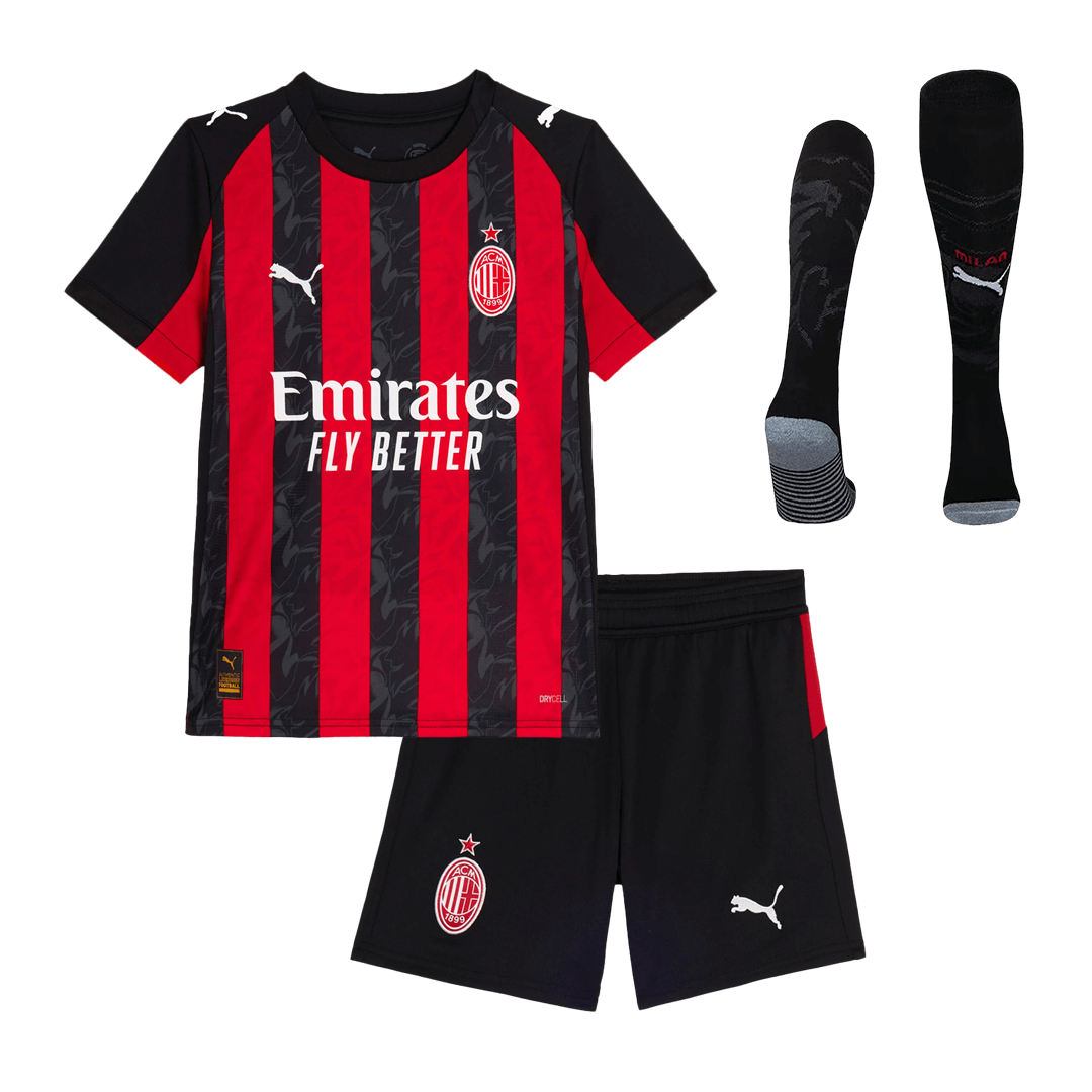 Gyerek AC Milan 
Otthoni 
Mez 
Készlet (Mez + Nadrág + Zokni) 
2025/26