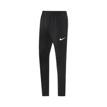 Chelsea 
 
Nadrág 2025/26 
 Fekete