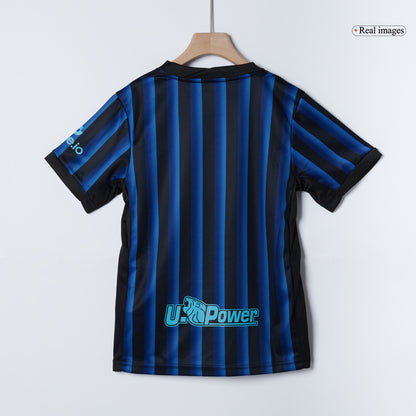 Gyerek Inter Milan 
Otthoni 
Mez 
Készlet (Mez + Nadrág + Zokni) 
2025/26