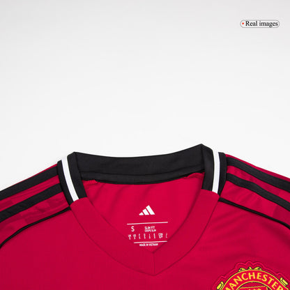 Manchester United 
Otthon 
 Futball Mez 
2025/26 
Piros