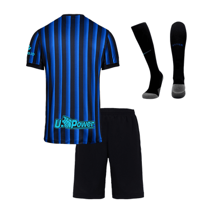 Gyerek Inter Milan 
Otthoni 
Mez 
Készlet (Mez + Nadrág + Zokni) 
2025/26