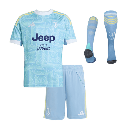 Gyerek Juventus 
 Idegenbeli 
Mez 
Készlet (Mez + Nadrág + Zokni) 
2025/26 
 Kék