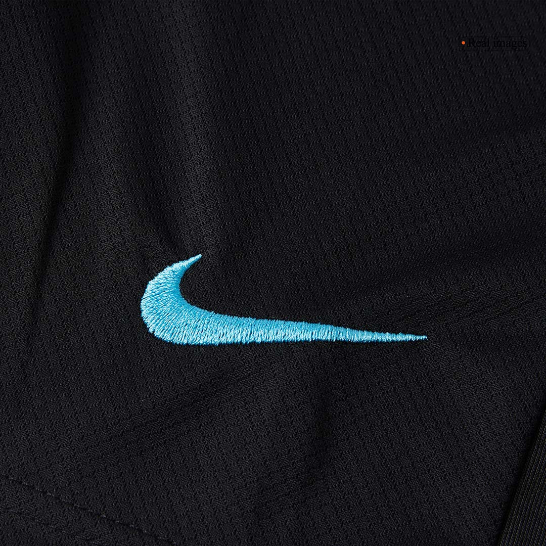 Gyerek Inter Milan 
Otthoni 
Mez 
Készlet (Mez + Nadrág + Zokni) 
2025/26